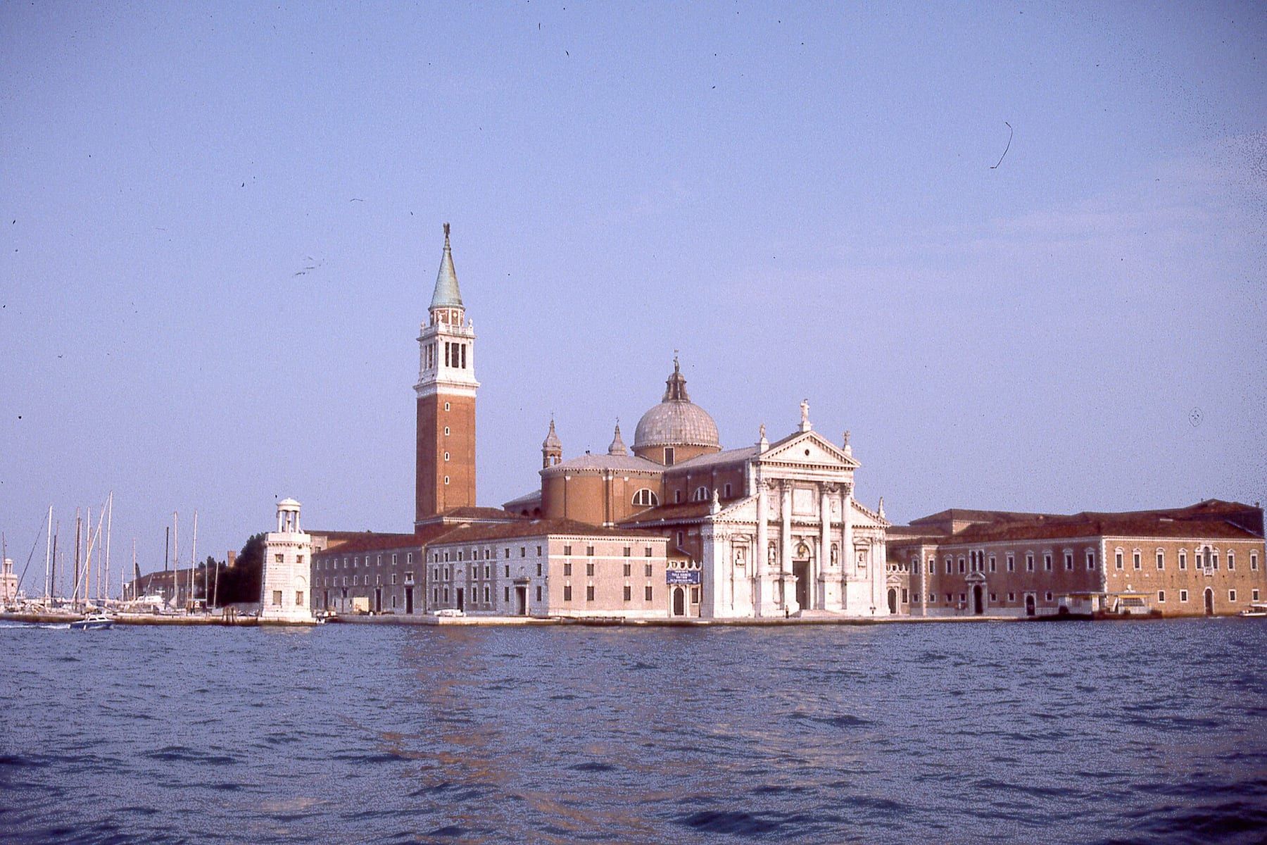 L'isola di San Giorgio Maggiore vista dal bacino.
